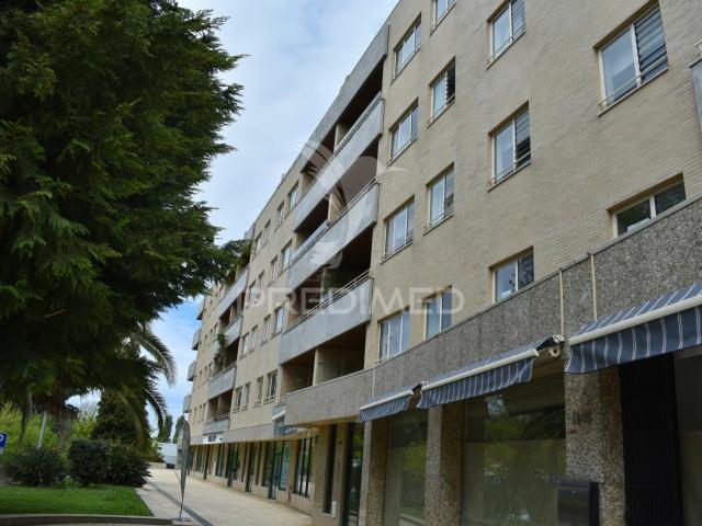 Apartamento alugar em Porto, Lordelo Do Ouro