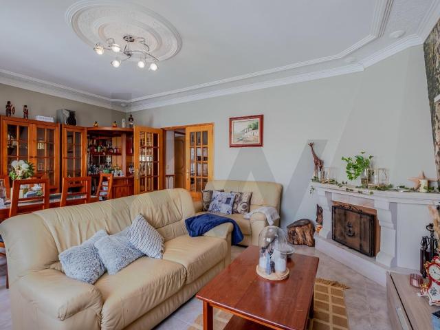 Apartamento venda em Sobralinho, Lisboa