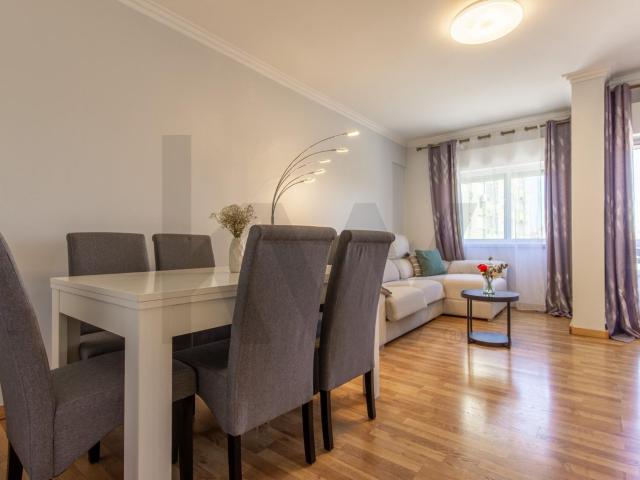 Apartamento venda em Alembrança, Almada