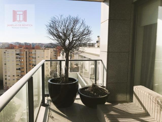 Apartamento alugar em Bairro de São Miguel, Lisboa