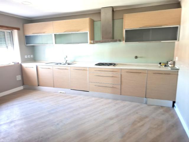 Apartamento venda em Santiago Dos Velhos, Lisboa