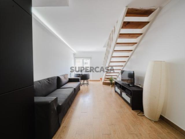 Armazém venda em Lisboa
