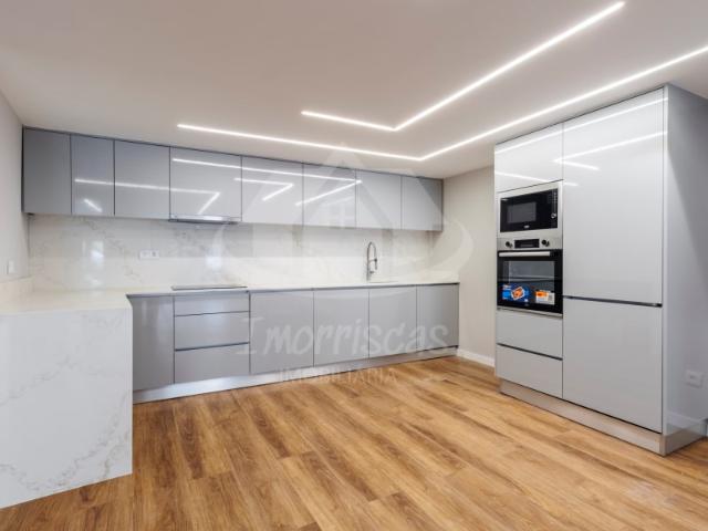 Apartamento venda em Catujal, Santiago Dos Velhos