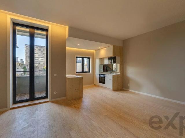 Apartamento venda em Porto, Lordelo Do Ouro