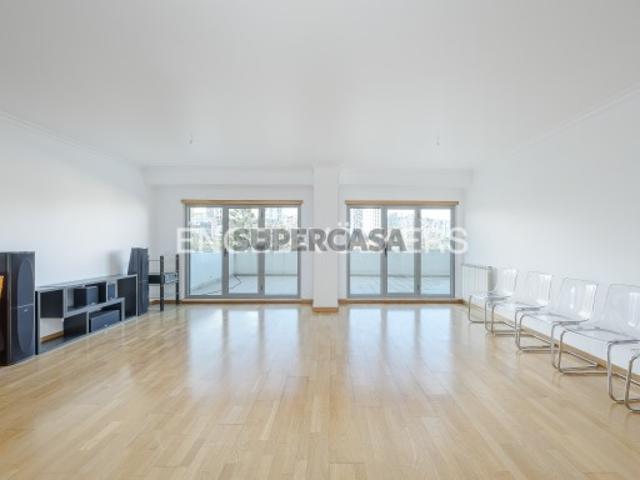 Casa venda em Bairro de Santa Cruz de Benfica, Lisboa