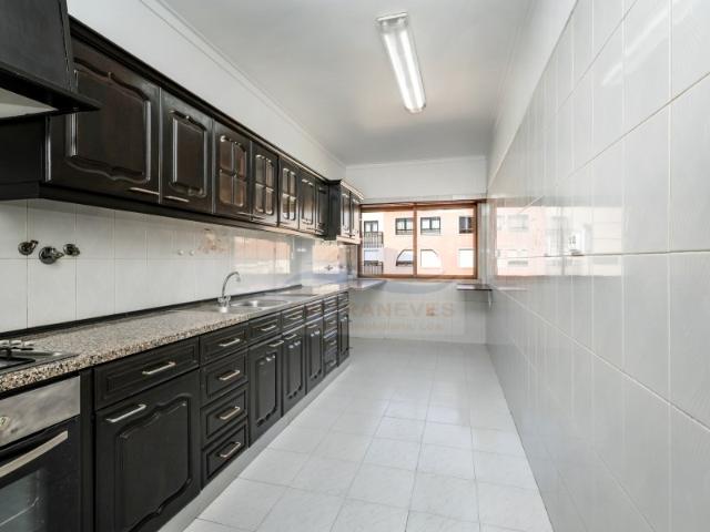 Apartamento venda em Massamá, Massamá e Monte Abraão