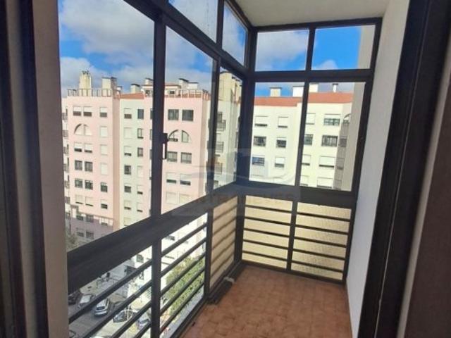 Apartamento venda em Massamá, Massamá e Monte Abraão
