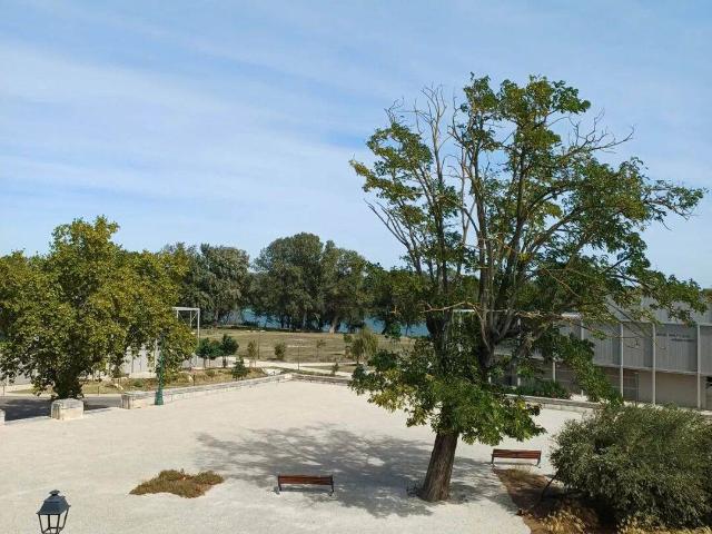 Appartement location à Jonquières-Saint-Vincent, Gard
