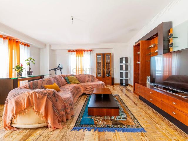 Apartamento venda em Casal do Chapim, Odivelas