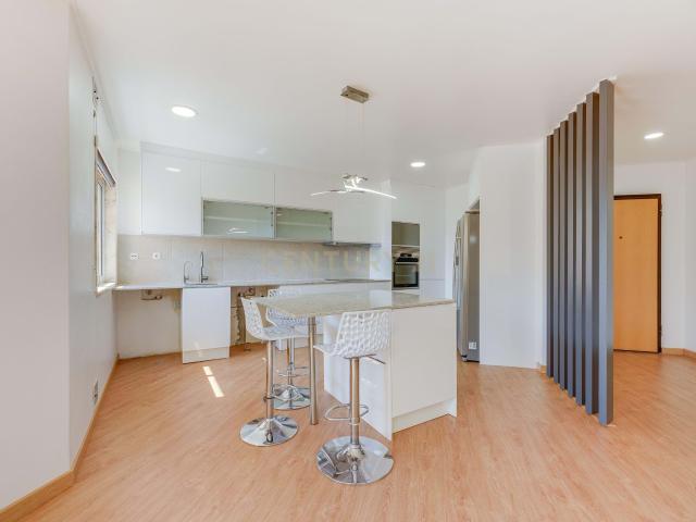 Apartamento venda em Casal de São Martinho, Sintra