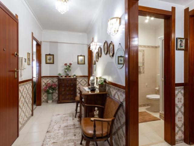 Apartamento venda em Mina de Água, Amadora