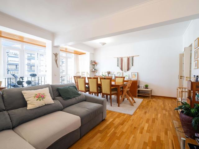 Apartamento venda em Centro Cívico de Carnaxide, Oeiras