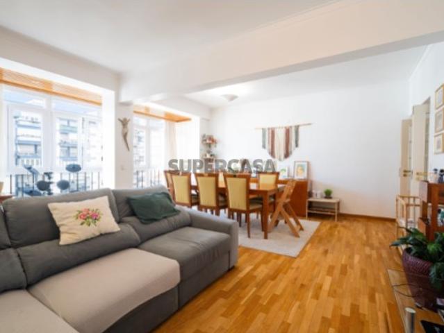 Casa venda em Centro Cívico de Carnaxide, Oeiras