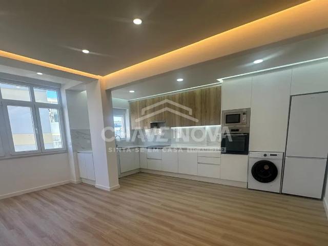Apartamento venda em Santo António do Laranjeiro, Almada
