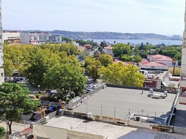 Apartamento alugar em São Francisco Xavier, Lisboa