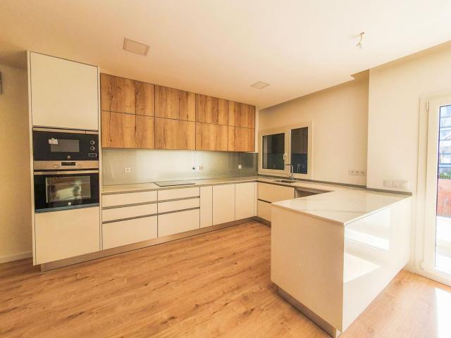 Apartamento venda em Bom Sucesso, Lomba do Poço Frio