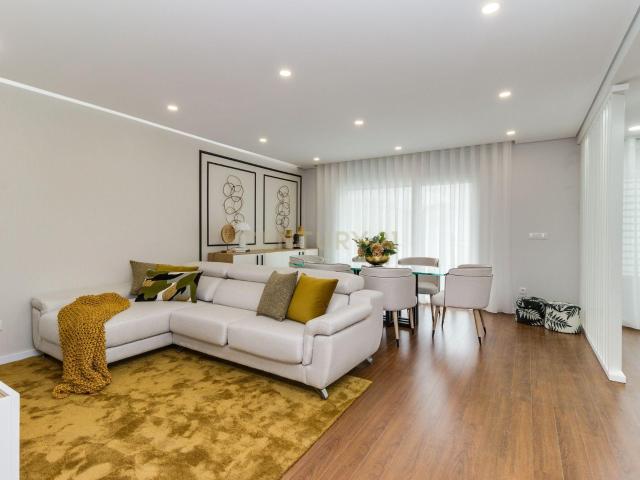Apartamento venda em Urbanização Ponte de Carenque, Amadora
