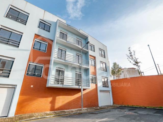 Apartamento venda em Bairro Azouguete, Santiago Dos Velhos