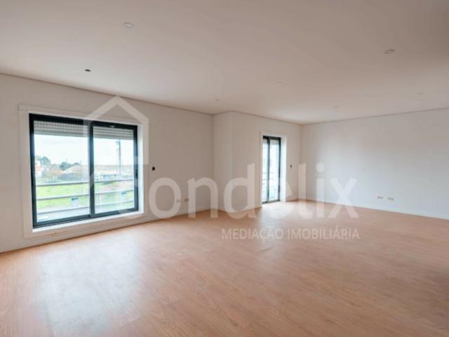 Apartamento venda em Bairro Azouguete, Santiago Dos Velhos