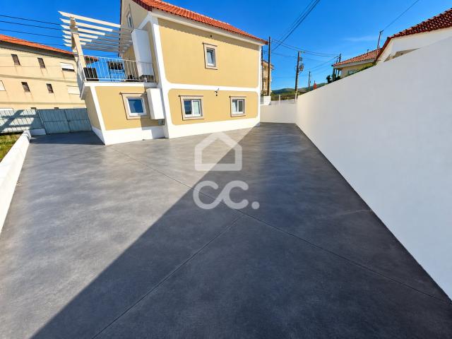 Apartamento alugar em Porto De Mós, Leiria