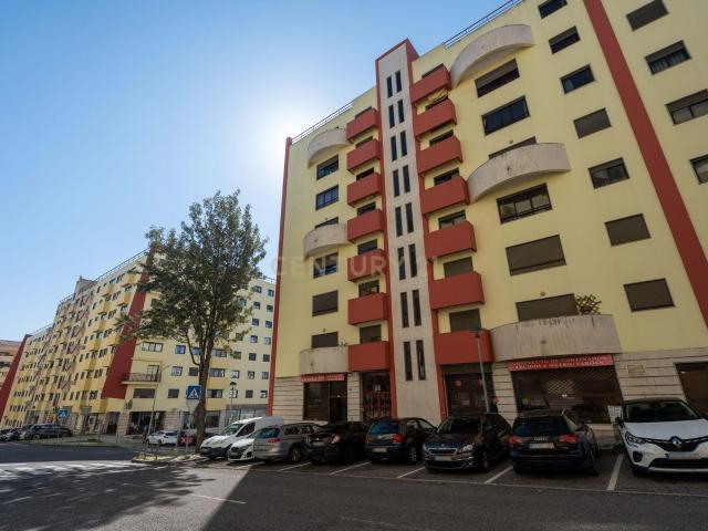 Apartamento alugar em Casal do Chapim, Odivelas