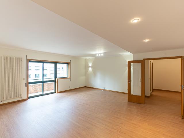 Apartamento alugar em Porto, Aldoar