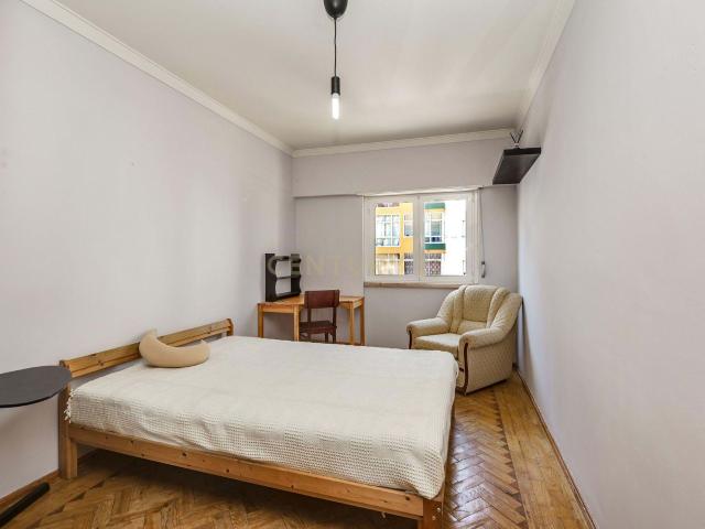 Apartamento alugar em Santiago Dos Velhos, Lisboa