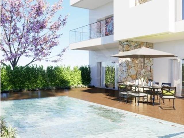 Apartamento venda em Estômbar, Faro