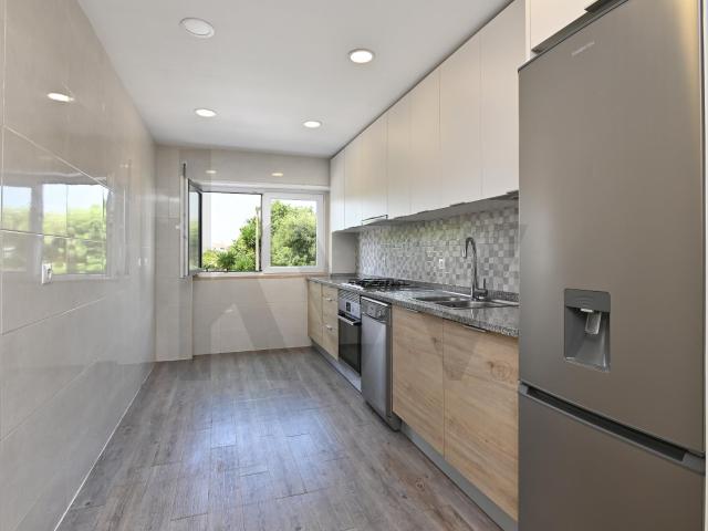 Apartamento alugar em São Domingos De Rana, Matos Cheirinhos