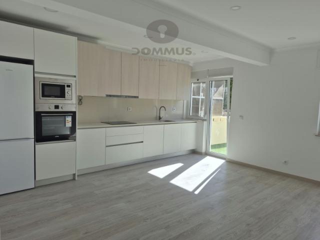 Apartamento venda em Massamá, Massamá e Monte Abraão