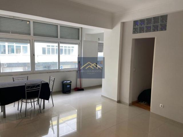 Apartamento venda em Almada, Setúbal
