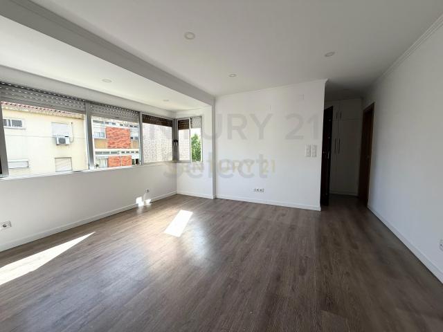 Apartamento venda em Casal do Chapim, Odivelas