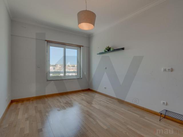 Apartamento venda em Santiago Dos Velhos, Lisboa