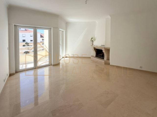 Apartamento alugar em Carcavelos, Cascais
