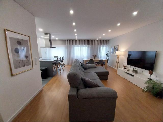 Apartamento venda em Santiago Dos Velhos, Lisboa