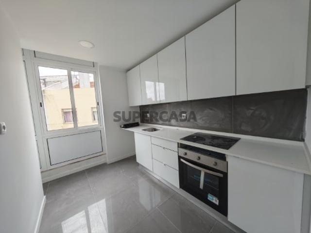 Casa venda em Alto da Cova da Moura, Amadora