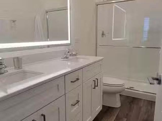 Condo for rent in Elgin