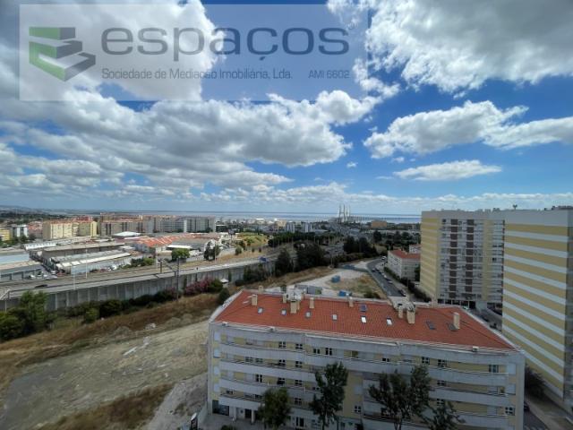 Apartamento venda em Santiago Dos Velhos, Lisboa