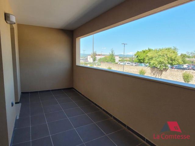 Appartement location à Lotissement la Cabassude, Trets