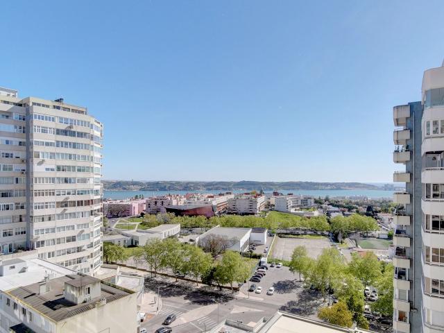 Apartamento alugar em São Francisco Xavier, Lisboa