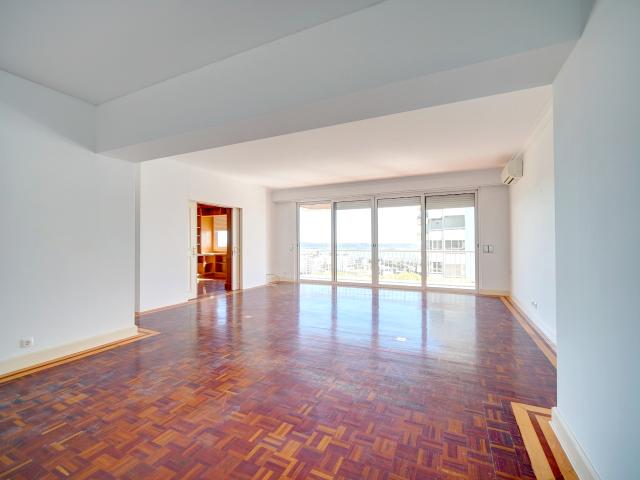 Apartamento alugar em São Francisco Xavier, Lisboa