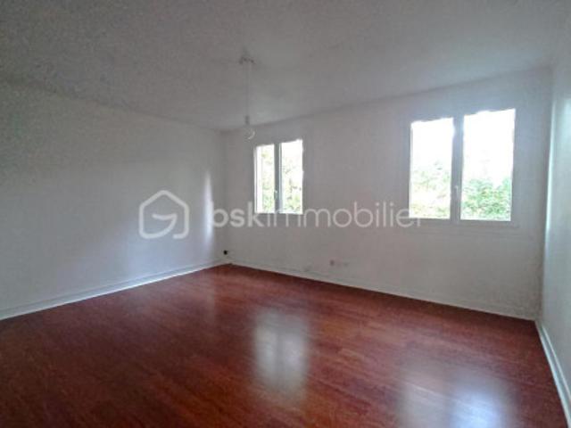Appartement location à Étampes, La Forêt-sainte-croix