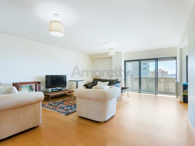 Apartamento alugar em Núcleo Urbano Histórico de Algés, Oeiras