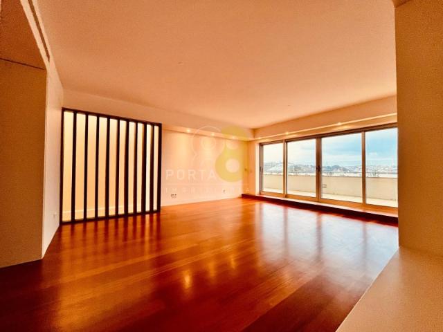 Apartamento alugar em Porto, Lordelo Do Ouro