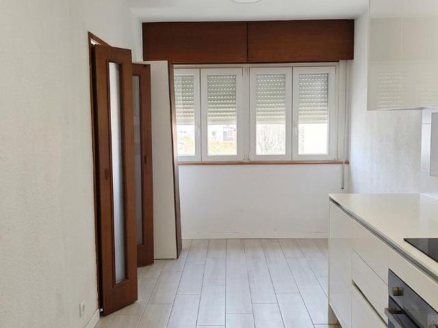 Apartamento alugar em Quinta do Lambert, Lisboa
