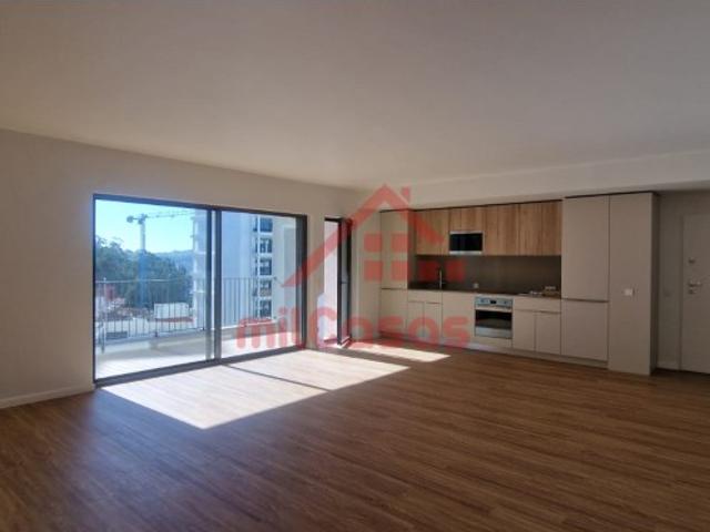 Apartamento alugar em Santiago Dos Velhos, Lisboa