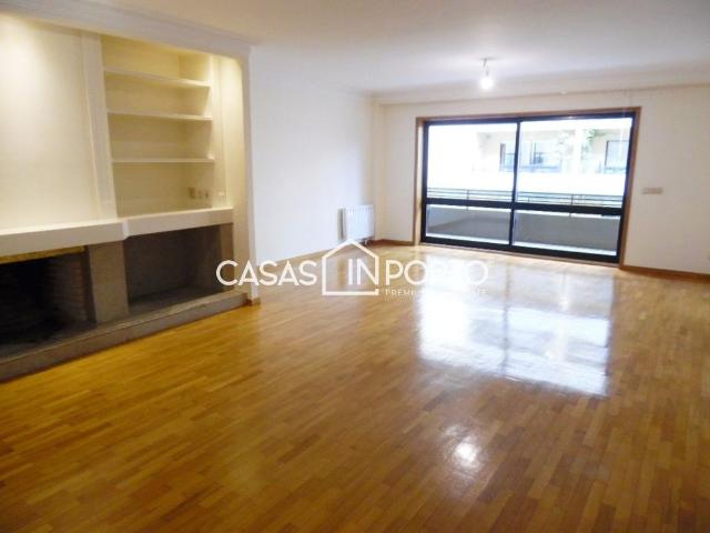 Apartamento alugar em Porto, Aldoar