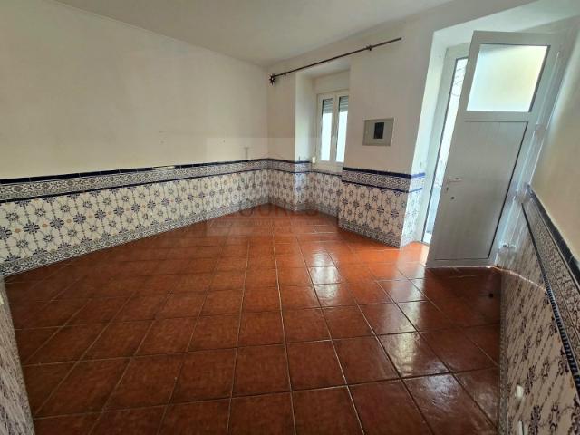 Apartamento alugar em Santiago Dos Velhos, Lisboa