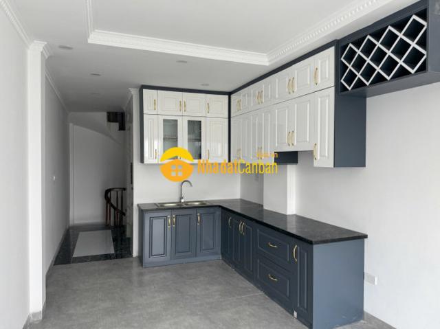 Nhà mặt phố bán