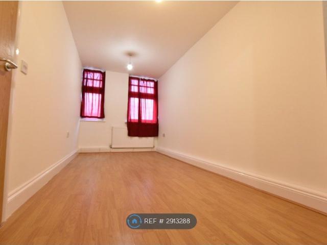 House for rent in Spring Park, Luton